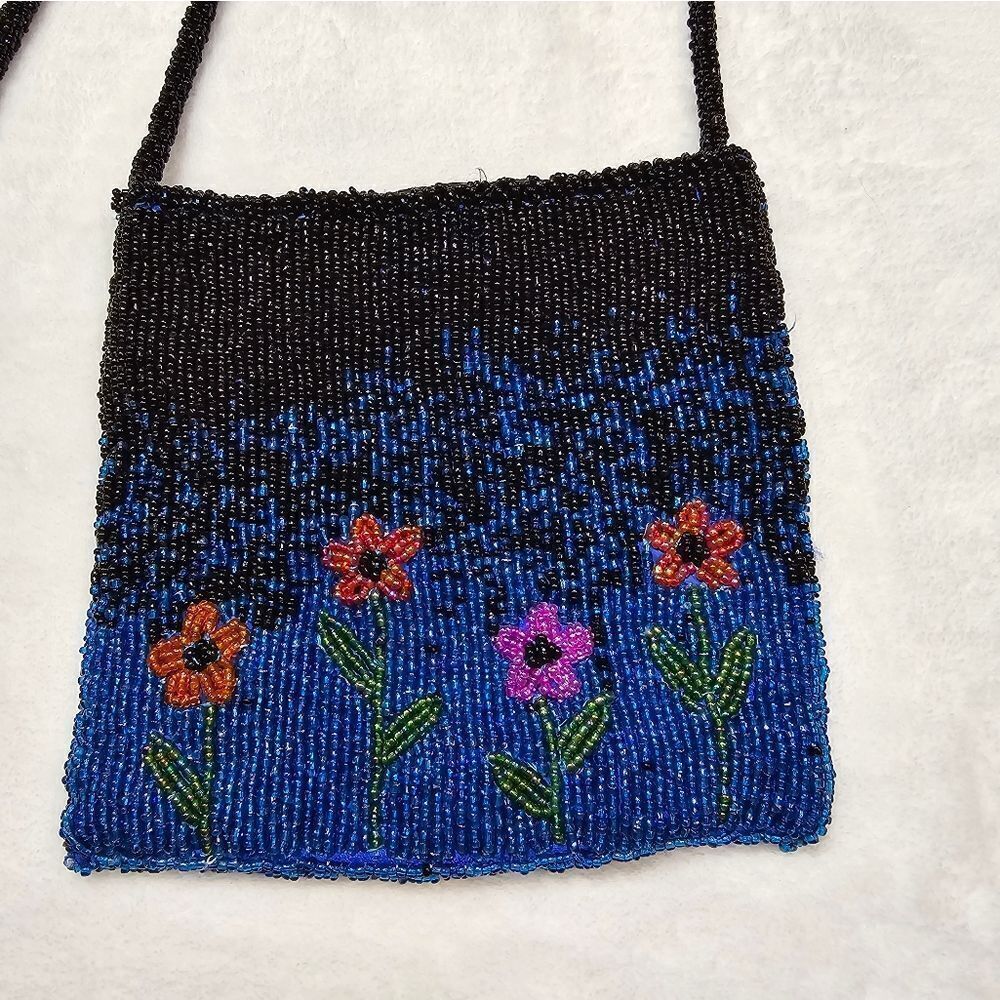 🌿Beautiful Vintage hand beaded glass floral purse. - Picture 3 of 11